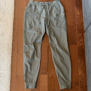 lululemon athletica - Men’s ABC Jogger - Grey Sage - size: S